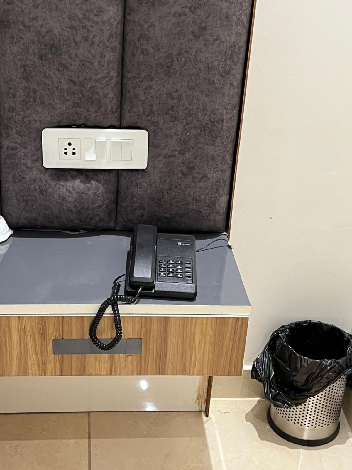 Hotel Skylark & Banquet Palwal Dış mekan fotoğraf